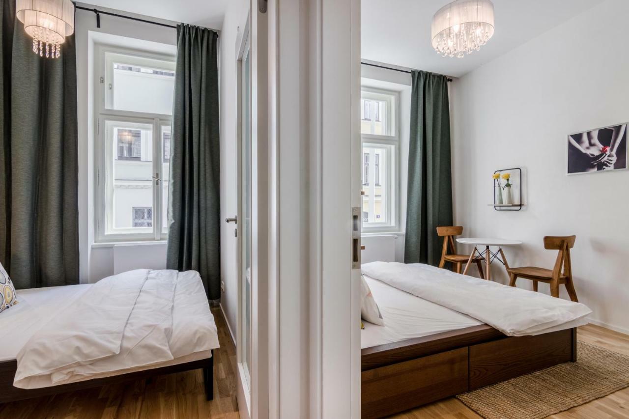 Zizkov Apt Prague By Michal&Friends Luaran gambar